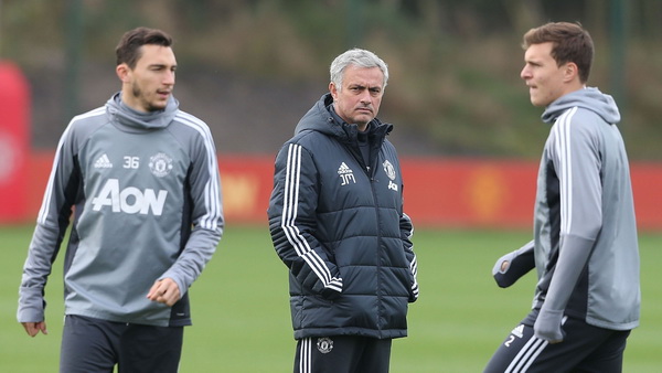 Manchester-United-manager-hoppas-fortsatta-att-spendera-pengar-kopa-starkt-stod